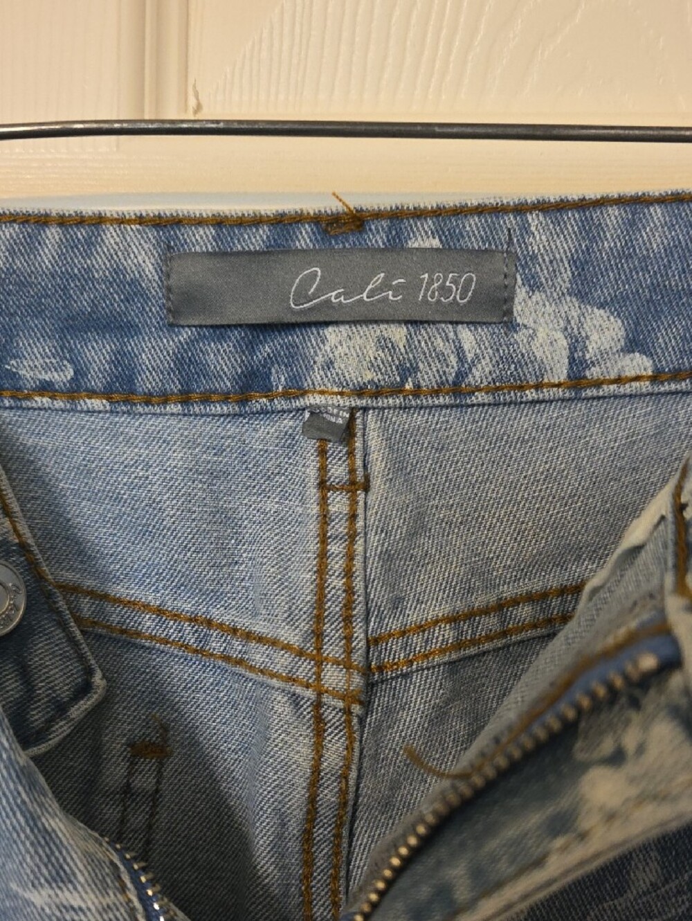 Cali 1850 NEW Floral Print Wide-Leg Jeans - Light Blue/White Flowers - Picture 4 of 7